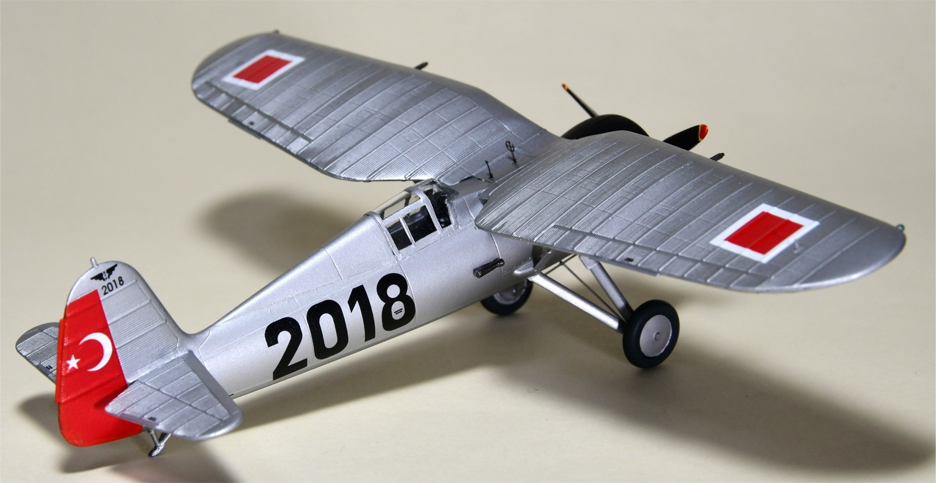 パラソル機の時代 １９３０年代を飾った高翼戦闘機たち プラモデルによる航空模型博物館