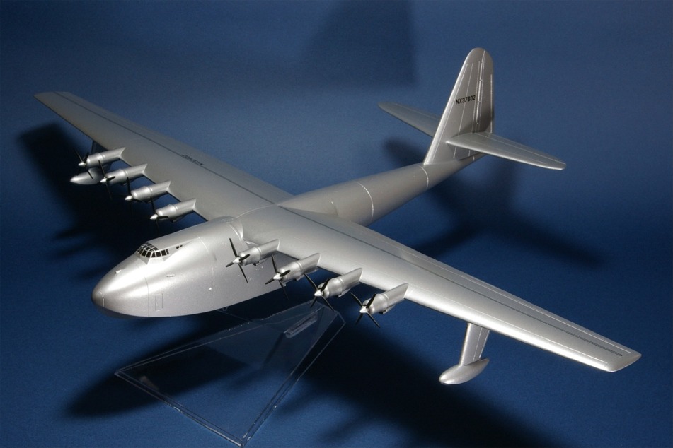 ハワード・ヒューズの巨人機H-4 ロッキードＣ-141: プラモデルによる 