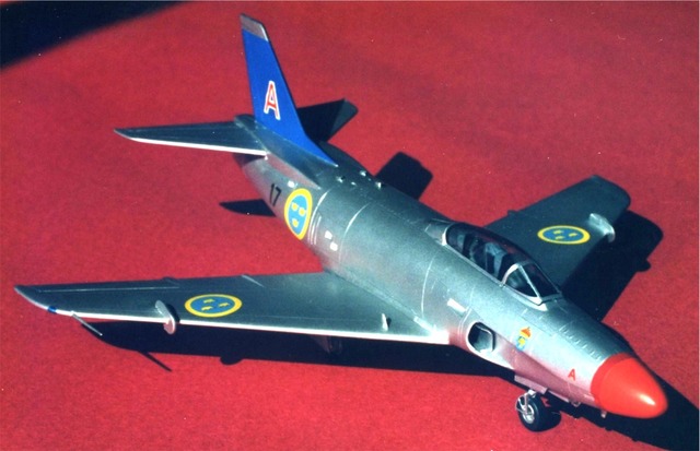 スウェーデン・サーブ社の戦闘機 J21