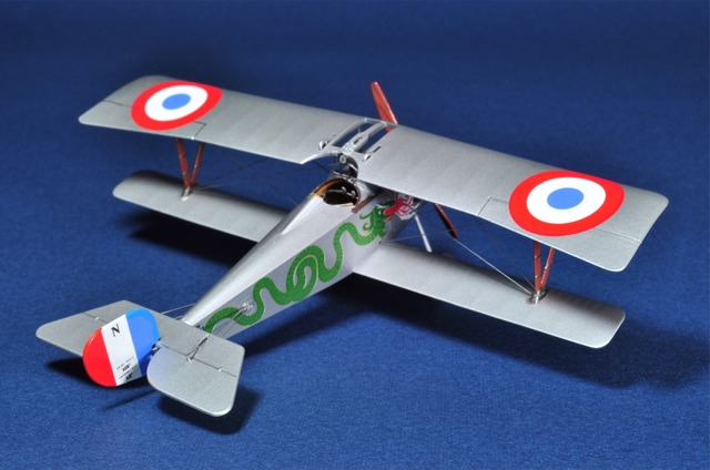 第一次世界大戦 ニューポールの複葉戦闘機: プラモデルによる航空模型